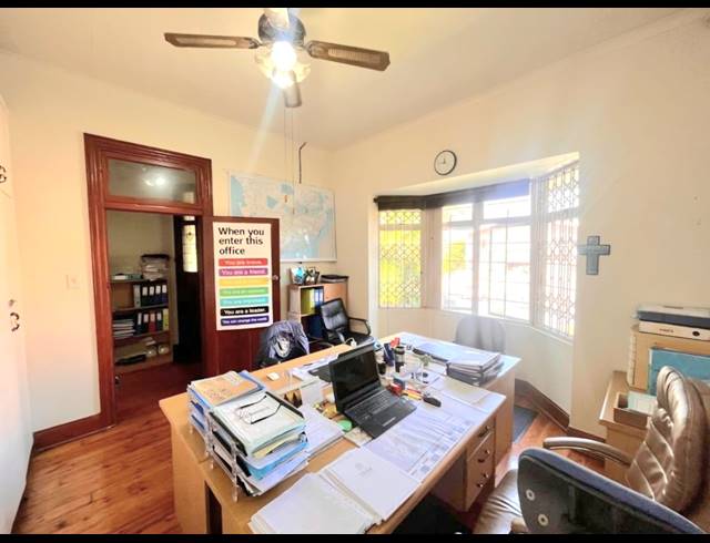 730M² OFFICE FOR SALE IN GLENWOOD